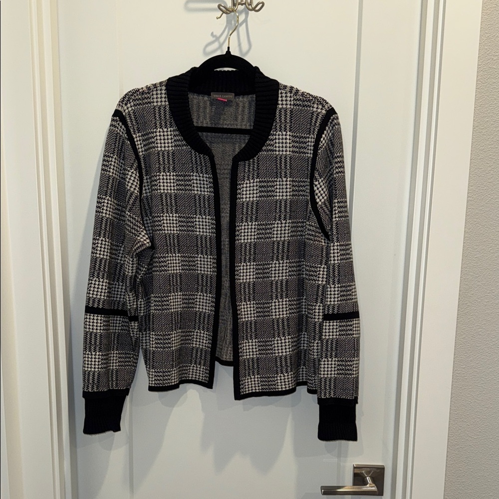 Vince Camuto Monochrome Knit Top